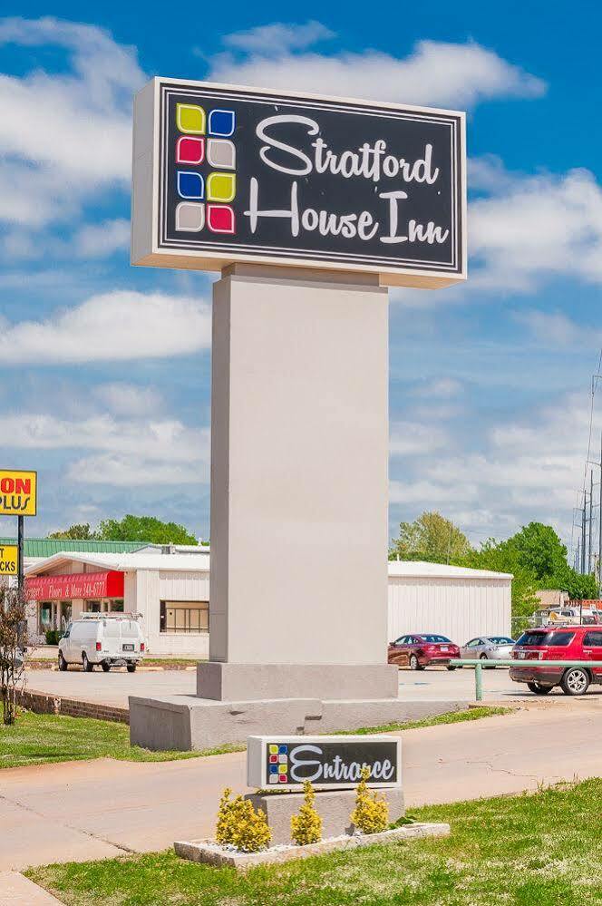 Stratford House Inn Edmond Buitenkant foto